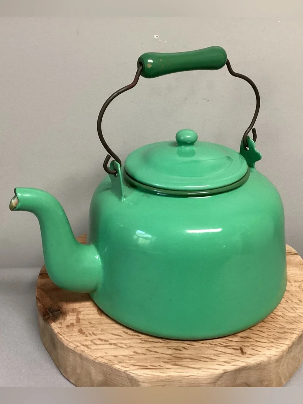🟢 Vintage - Beautiful Mint Green Tea Kettle - Wood Handle - Heavy Craftsmanship